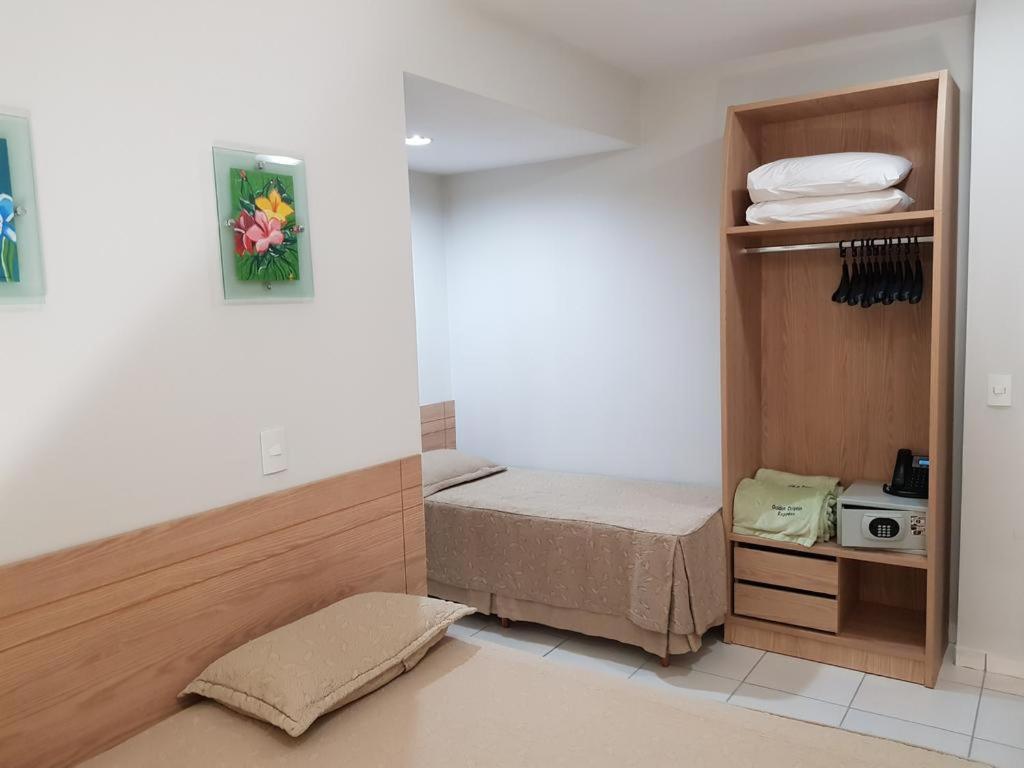 Hotel Golden Dolphin Com Cafe Da Manha! Piscinas 24H Caldas Novas Exteriör bild