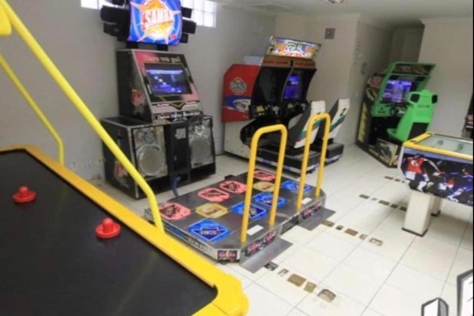 Hotel Golden Dolphin Com Cafe Da Manha! Piscinas 24H Caldas Novas Exteriör bild